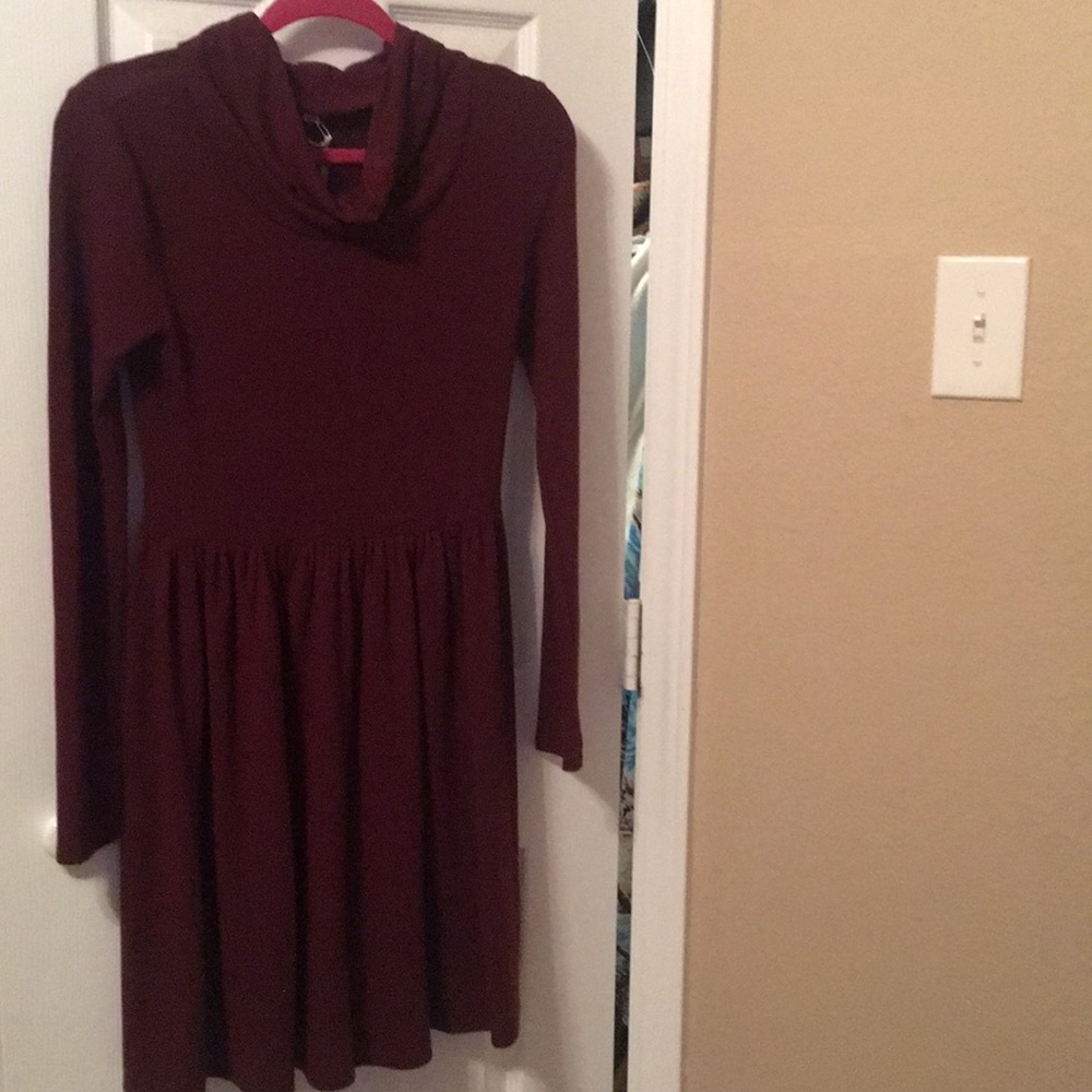 BOUTIQUE item! Maroon long sleeve dress
